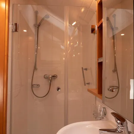 Hotel Hanseat 3*